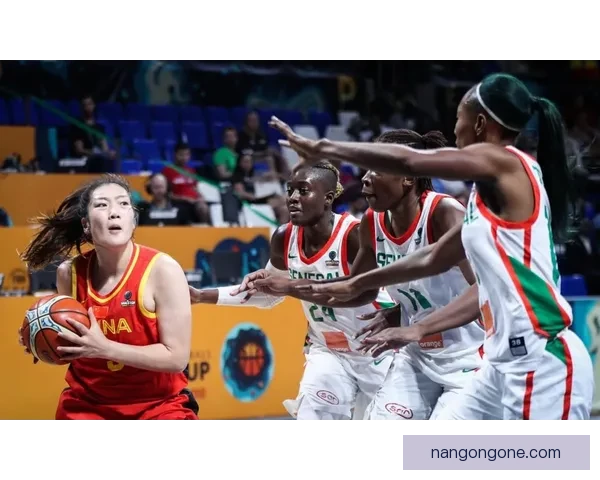 中国篮球联赛新赛季激烈开战多队争冠格局引发球迷热议